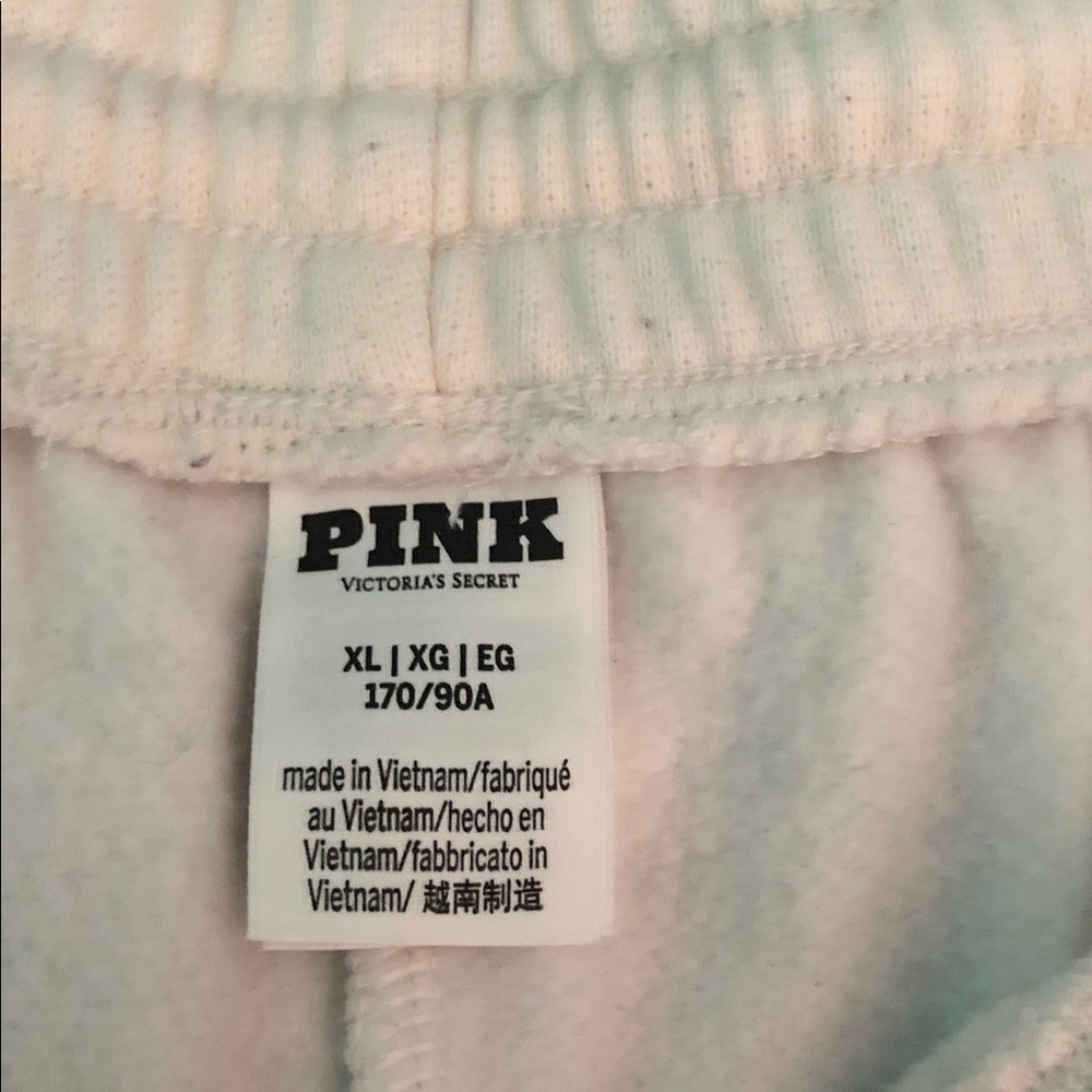 Pink Victoria’s Secret Ivy fleece rolled hem winter white wanted shorts size XL - Picture 4 of 4
